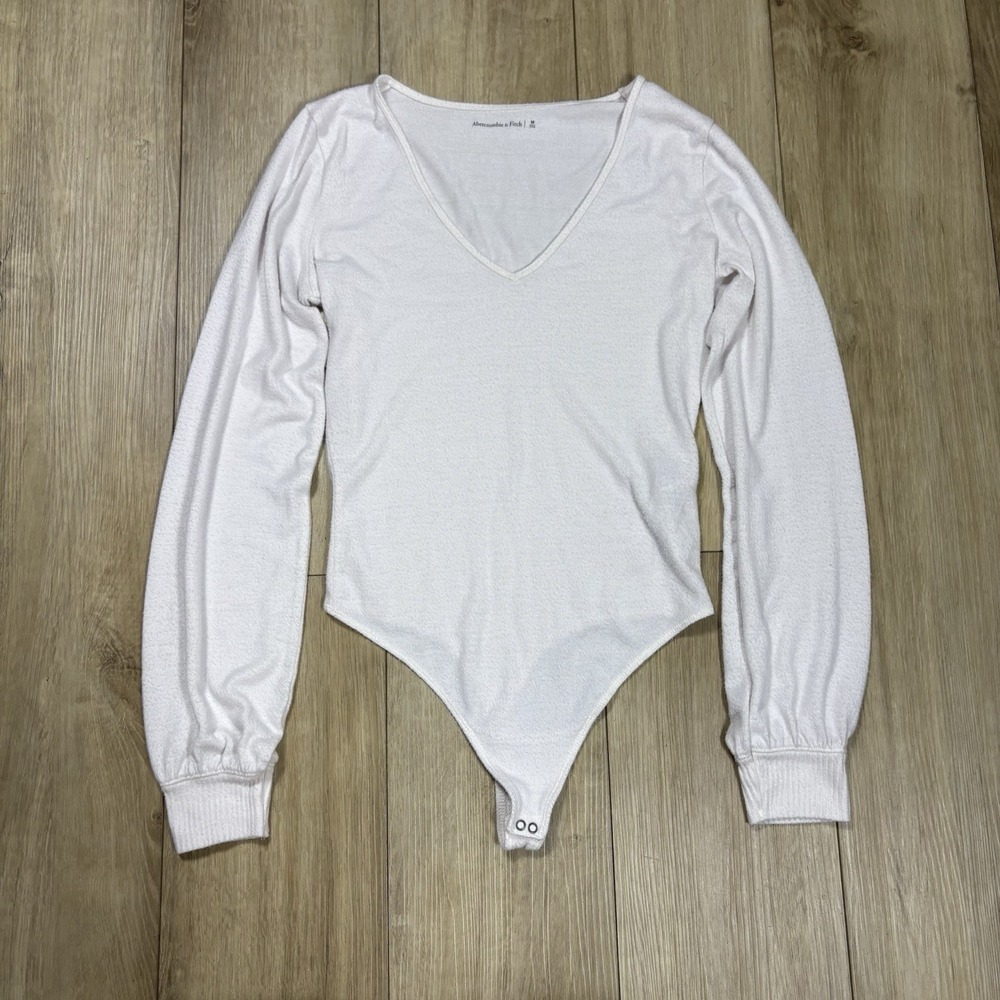 Abercrombie & Fitch Soft‎ A&F Cozy Ivory Long Sleeve V-Neck Bodysuit M